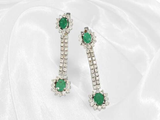 Extremely decorative emerald/brilliant-cut diamond… - photo 1