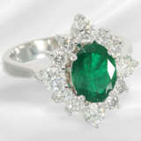 Ring: white gold, like new and decorative emerald/… - photo 4
