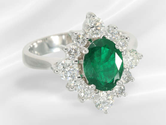 Ring: white gold, like new and decorative emerald/… - photo 4