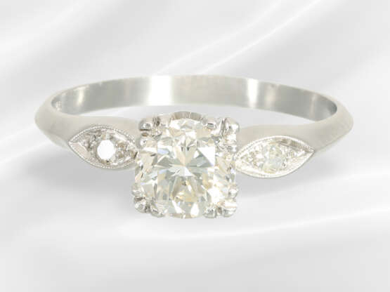 Ring: fine platinum ring with a brilliant-cut diam… - photo 3