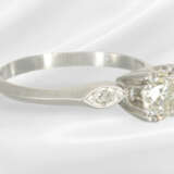 Ring: fine platinum ring with a brilliant-cut diam… - photo 5