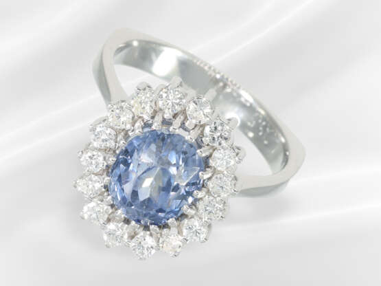Ring: high-quality gold ring with Ceylon sapphire … - фото 1