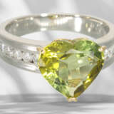 Ring: modern platinum ring with large green sphene… - фото 3