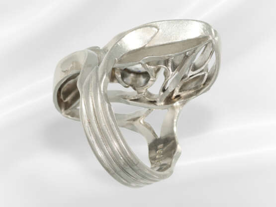 Ring: antique platinum ring with large Old Europea… - photo 4