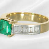 Ring: modern and solid emerald diamond gold ring, … - фото 5