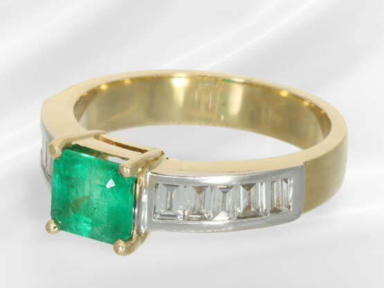 Ring: modern and solid emerald diamond gold ring, … - фото 7