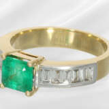 Ring: modern and solid emerald diamond gold ring, … - фото 7