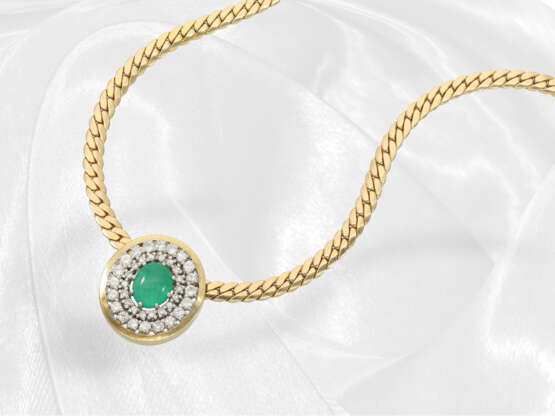 High-quality gold necklace with large emerald/bril… - photo 1