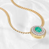 High-quality gold necklace with large emerald/bril… - photo 3