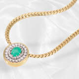 High-quality gold necklace with large emerald/bril… - фото 4