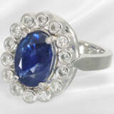 Ring: solid white gold sapphire/brilliant-cut diam… - photo 2