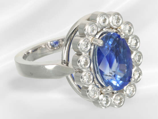 Ring: solid white gold sapphire/brilliant-cut diam… - photo 3