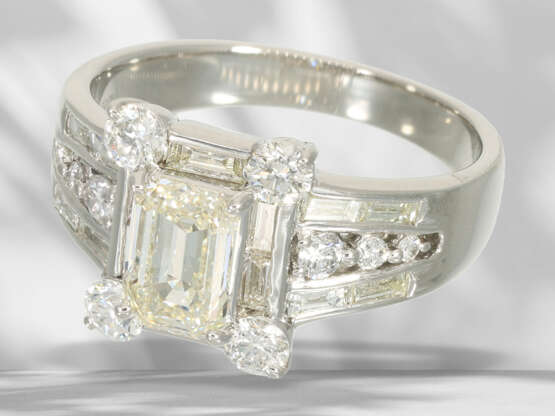 Ring: extremely fine and unusual platinum ring set… - photo 2