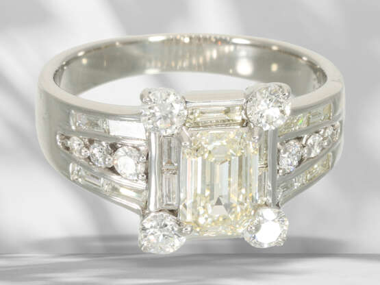 Ring: extremely fine and unusual platinum ring set… - photo 3