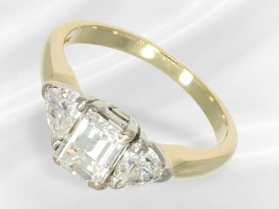 Ring: Hochfeiner Diamantring, Mittelstein 1ct, Tri… - Foto 1