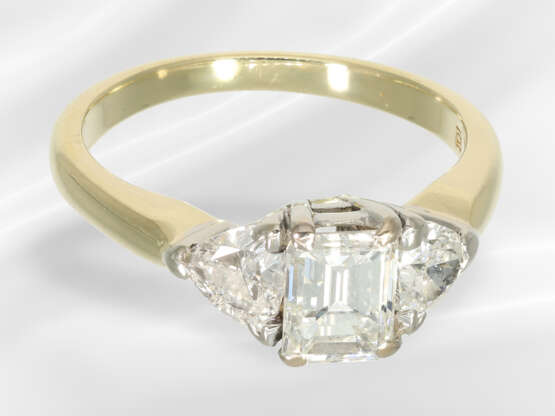 Ring: Hochfeiner Diamantring, Mittelstein 1ct, Tri… - Foto 2