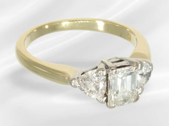 Ring: Hochfeiner Diamantring, Mittelstein 1ct, Tri… - Foto 3