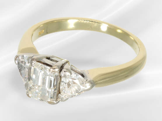 Ring: Hochfeiner Diamantring, Mittelstein 1ct, Tri… - Foto 4