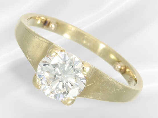 Ring: 14K solitaire ring with a brilliant-cut diam… - photo 1