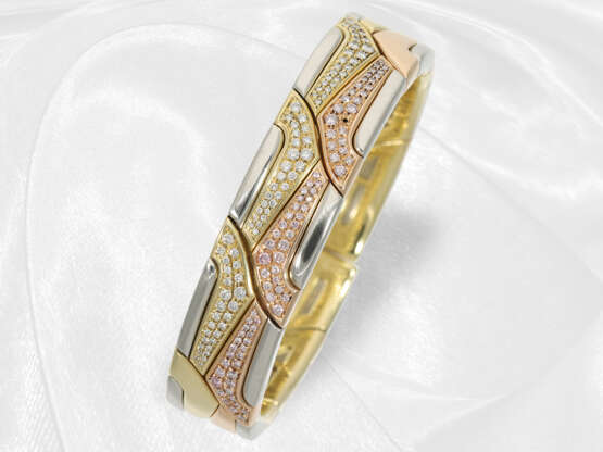 Exceptionally crafted gold bangle with fine diamon… - photo 3
