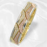 Exceptionally crafted gold bangle with fine diamon… - photo 3
