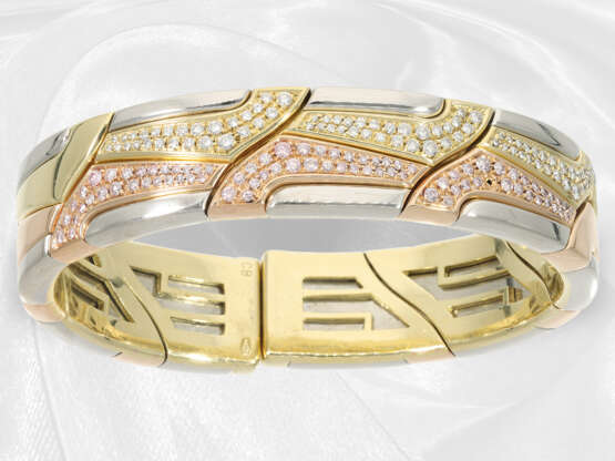 Exceptionally crafted gold bangle with fine diamon… - photo 5
