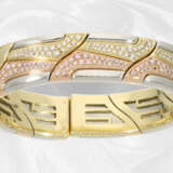 Exceptionally crafted gold bangle with fine diamon… - photo 5