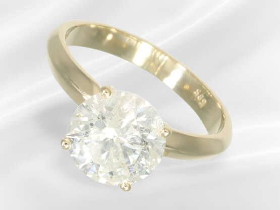 Ring: modern solitaire brilliant-cut diamond ring,… - фото 1