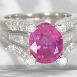 Ring: extremely valuable ruby/diamond ring, platin… - photo 4