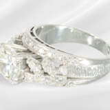 Ring: precious brilliant-cut diamond/diamond gold … - photo 3
