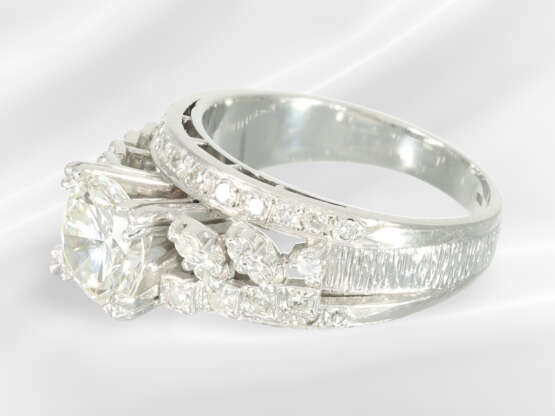 Ring: precious brilliant-cut diamond/diamond gold … - photo 3