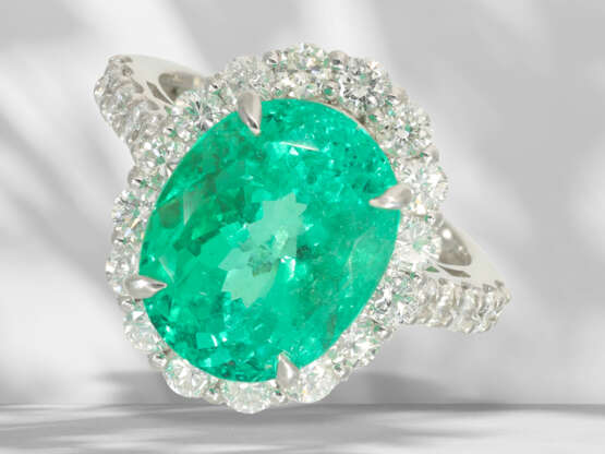 Ring: valuable platinum ring with large emerald of… - photo 2