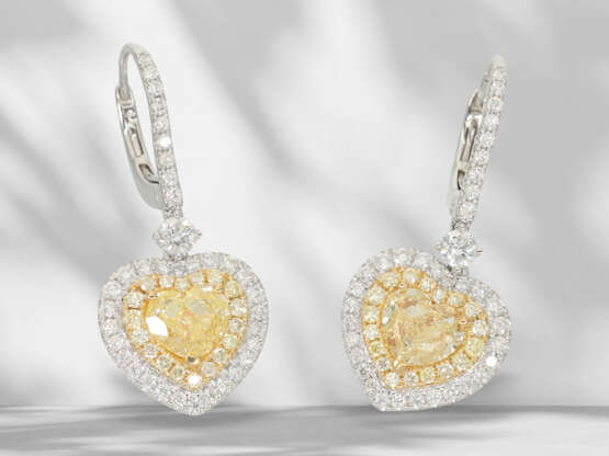 Earrings: High quality earrings set with brilliant… - photo 1