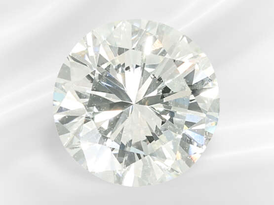 Extremely fine brilliant-cut diamond in top qualit… - photo 1