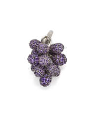 Amethyst pavé and white gold grape shaped pendant, g 7.98 circa, length cm 3 circa. Marked 266 NA and French import mark.