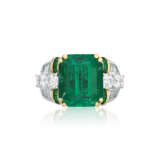 EMERALD AND DIAMOND RING - фото 1