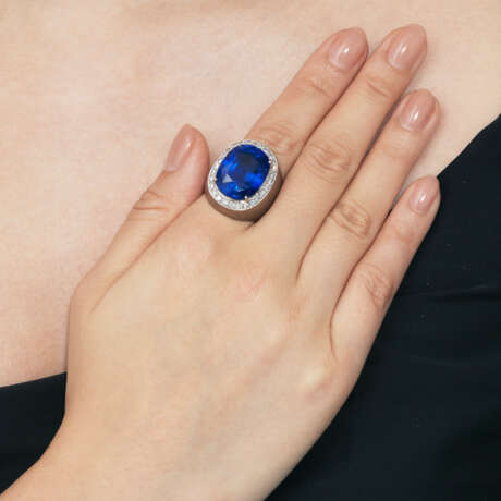 SAPPHIRE AND DIAMOND RING - Foto 4