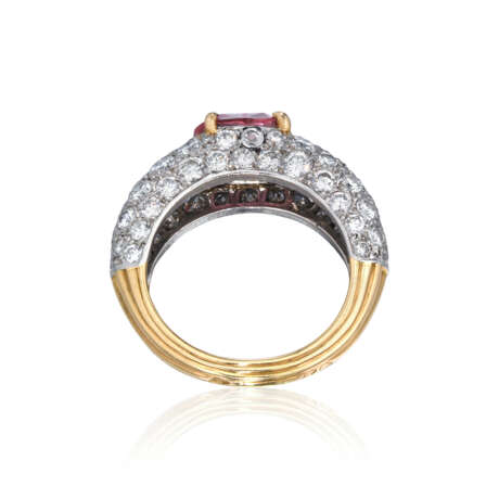 CARTIER PADPARADSCHA SAPPHIRE AND DIAMOND RING - photo 3