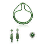 SUITE OF JADEITE AND DIAMOND JEWELLERY - photo 1