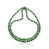 SUITE OF JADEITE AND DIAMOND JEWELLERY - фото 2