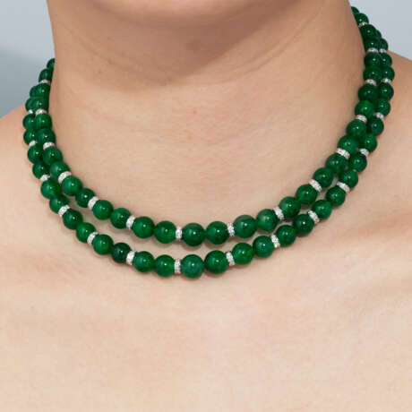 SUITE OF JADEITE AND DIAMOND JEWELLERY - photo 11