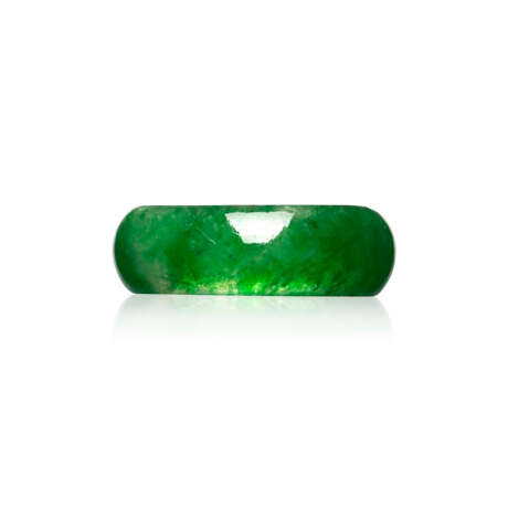 GROUP OF THREE JADEITE RINGS - photo 2