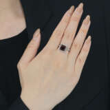 COLOURED DIAMOND AND DIAMOND RING - Foto 4