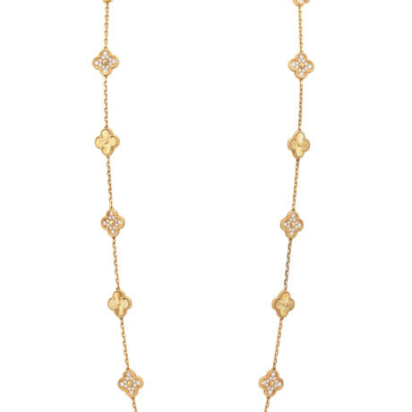 VAN CLEEF & ARPELS DIAMOND AND GOLD 'ALHAMBRA' NECKLACE - photo 4