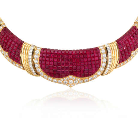 SET OF RUBY AND DIAMOND JEWELLERY - фото 5