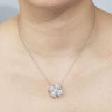 VAN CLEEF & ARPELS SET OF DIAMOND 'COSMOS' JEWELLERY - фото 8