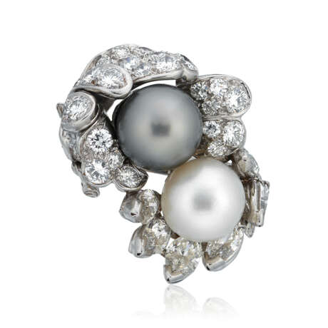 STERLÉ PEARL AND DIAMOND RING - фото 1