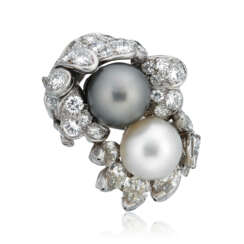 STERLÉ PEARL AND DIAMOND RING
