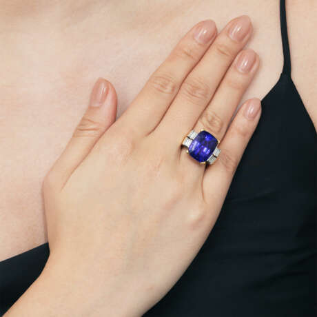 TANZANITE AND DIAMOND RING - Foto 4