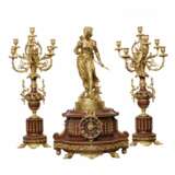 Pendule de chemin&eacute;e en bronze sertie de cand&eacute;labres. Vergoldete Bronze Napoleon III 19th century - Foto 1